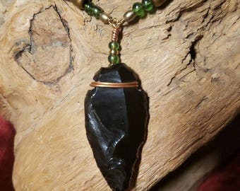 Flecha de Hathor / Collar con punta de flecha de obsidiana con latón y cobre