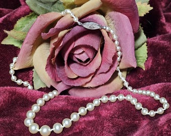 Collar vintage de perlas anudadas a mano con cierre de filigrana de plata de ley — 20"