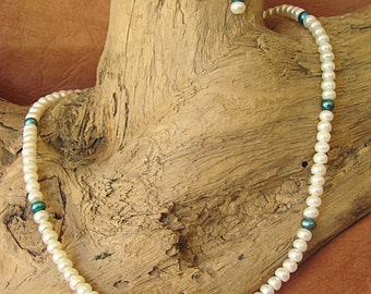 Nuevo conjunto de collar y pendientes de perlas cultivadas y perlas rondelle de pavo real