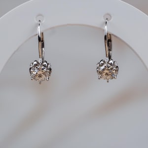 Moissanit Tropfen Ohrringe • Sterling Silber Minimalistischer Schmuck