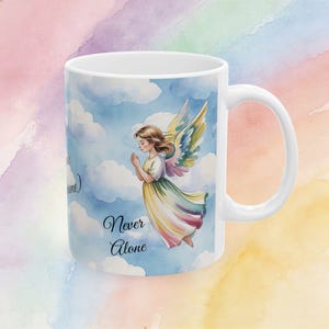Taza de cerámica personalizada con el nombre "Ángeles contigo, cielo y nubes" imagen 2