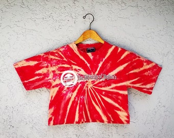 Reworked The University of Virginia College at Wise Tie Dye Crop Top T-shirt, Bleach Dyed Cropped t shirt, Size M Medium College Graphic Tee