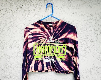 Reworked Seattle Seahawks Tie Dye Crop Top T-shirt - Bleach Dyed Cropped T Shirt - Hand dyed Long Sleeve Graphic Tee - Size M Medium
