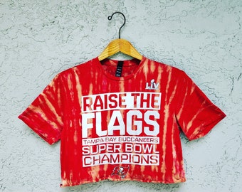 Reworked Tampa Bay Buccaneers Tie Dye Crop Top T-shirt, Bleach Dyed Cropped TShirt Size S Small M Medium, Bucs Graphic Tee Oversized Fit