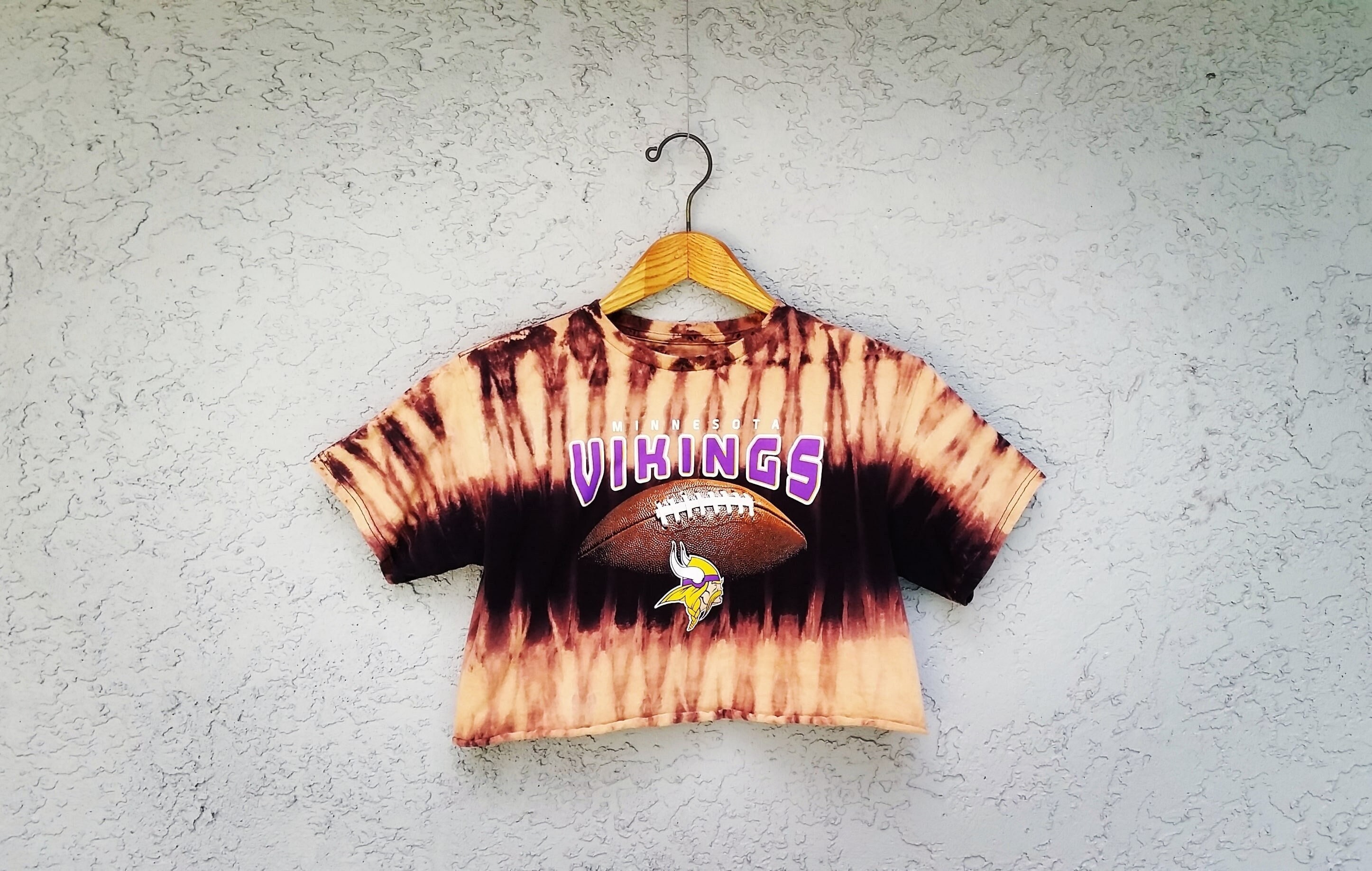 dayglodiva Reworked Minnesota Vikings Tie Dye Crop Top T-Shirt, Bleach Dyed Cropped Graphic Tee, Hand Dyed T Shirt, Tailgate Gear, Size S Small