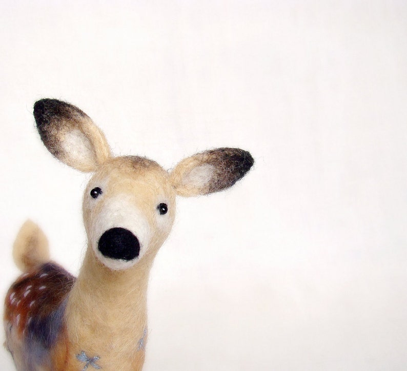 Felt Toy White Tailed Deer Hanna, Felt Doe woodland plush animals, felted deer, Marionette, Stuffed Animal gift for kids, nursery decor image 1