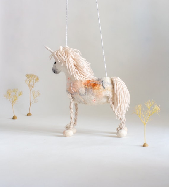 Marionnette à Main Licorne - Jouet Licorne Peluche Doudou Pour Filles Et Enfants - Cadeau Anniversaire Créatif