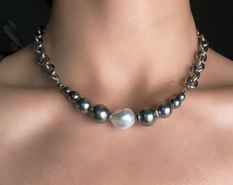 Barocke Perle & Gunmetal Perlen-Halskette: Industrieller Unisex-Choker