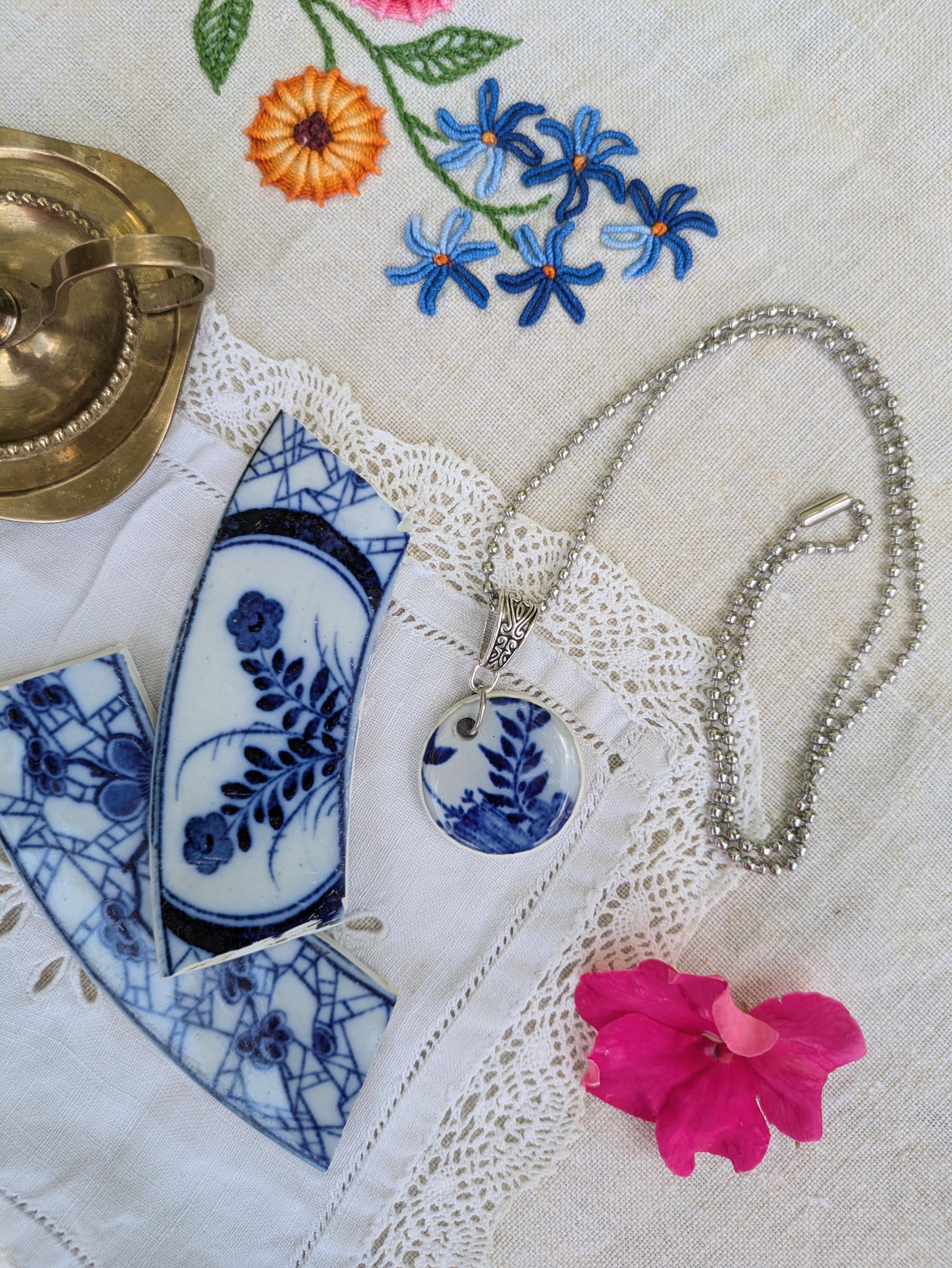 Collier Fantaisie Vintage Décoré - Style Bohème - Origine France - Occasion