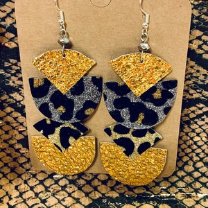 Conjunto de aretes de cuero espumoso brillante brillo