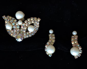 Vintage White Pearlescent Bead & Aurora Borealis Iridescent Rhinestone Brooch with Matching Earrings Demi