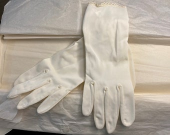Vintage Woman's Wedding Ivory Nylon Gloves Size 6 1/2 in Original Stewart's Gift Box
