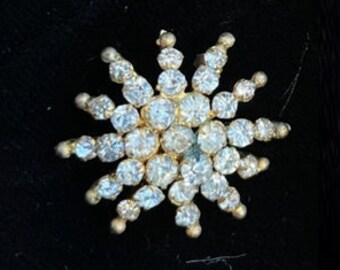 Edwardian Rhinestone Starburst Brooch with Gold Tone Details Stunning