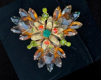 Vintage Large Autumn Juliana Styled Colored Open Back Rhinestone Golden Details Brooch Pin Unsigned Rare