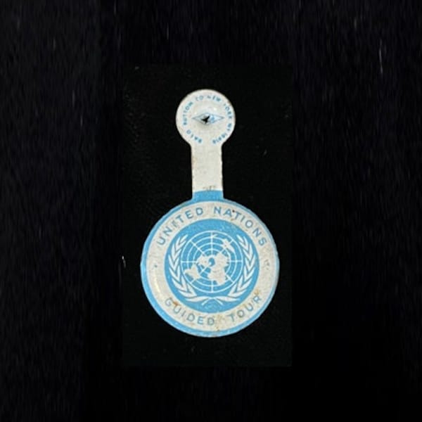 Vintage United Nations Guided Tour Souvenir Badge Button Dalo New York