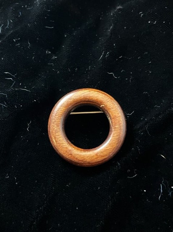 Vintage wooden circle Gem