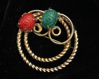 Vintage Egyptian Revival Two Stone Scarab Prong Set Gold Tone Circle Wreath Brooch