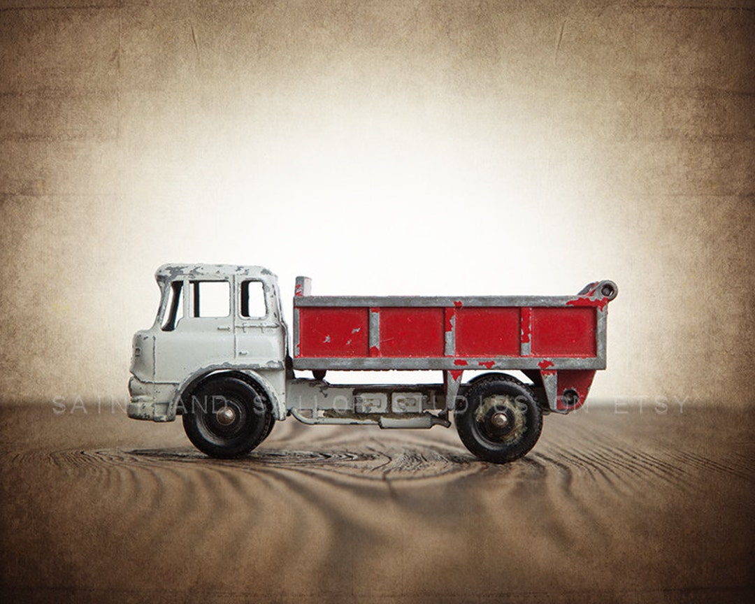 Vintage rojo y blanco camión volteo en madera foto impresión - Etsy México