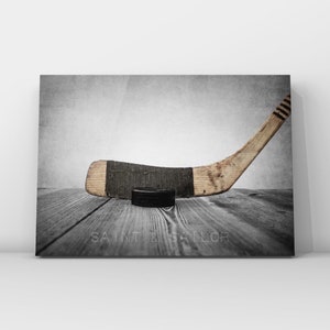 Vintage Hockey Stick and Puck on wall art, Ice hockey wall art, hockey prints, hockey decor image 5
