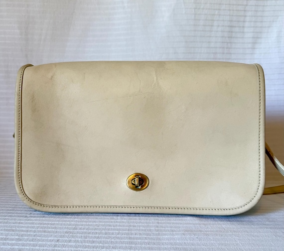 Vintage Coach 9755 Penny Pocket Purse – Bone Ivory Glove Leather 
