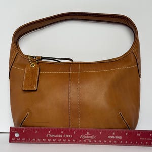Vintage Coach Ergo Hobo 10739 – English Tan Leather Shoulder Bag – Original Mid-2000s Y2K – Hang Tag image 12