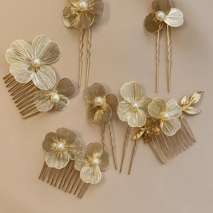Gold Flower Hair Pin with Pearl – Wedding Hairpiece, Bridal Hair Accessory