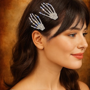 Spooky Skeleton Hand Hair Clip – Crystal Halloween Barrettes for Women & Girls, Gothic Hair Accessory (2pcs)