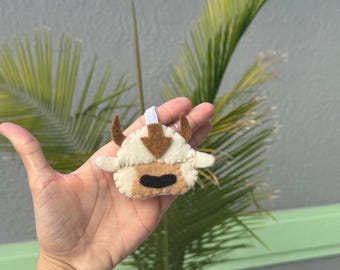 Flying Bison Inspired Felt Keychain – Handmade Anime Plush Charm