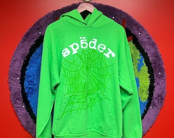 Moletom verde com capuz – Design gráfico para web