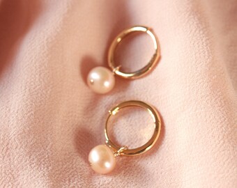 Freshwater Pearl dainty hoops, Minimalist and casual Pearl Earrings, Ready to ship