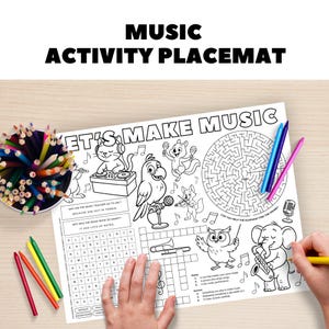 Puede incluir: Un mantel individual de actividades musicales blanco con el texto "MUSIC ACTIVITY PLACEMAT" y "LET'S MAKE MUSIC". El mantel individual presenta ilustraciones de animales musicales, un laberinto, un crucigrama y lápices de colores.