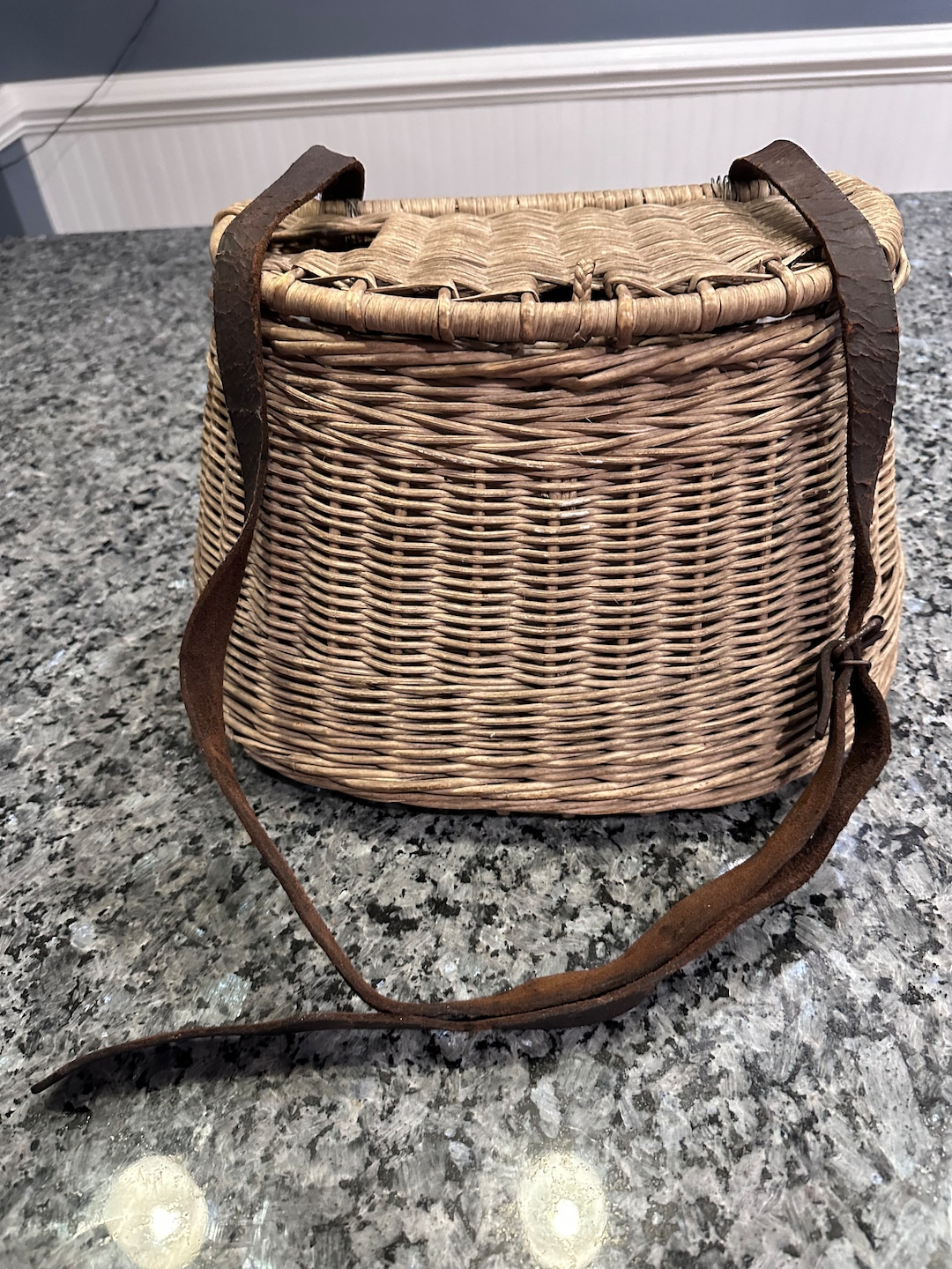 Panier De Pêche Vintage En Osier – Cane Creel – Pêche à La Ligne – État Correct
