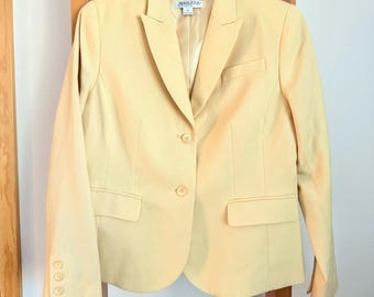 Blazer vintage Pendleton de lana, color amarillo mantequilla, talla 8, con solapa de pico.
