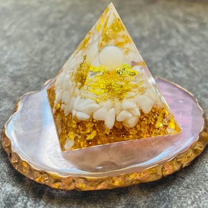 orgonite white agate pyramid small
