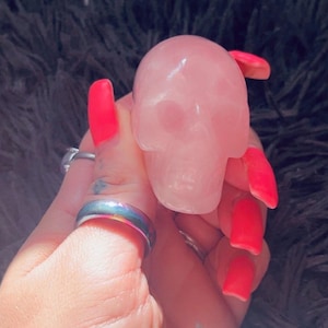 Rose quartz crystal skull
