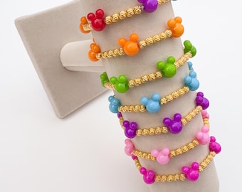 Bracelet de perles Mickey en or inspiré de Disney – Bijoux Disney colorés pour adultes et enfants | Amoureux de Disney, Disney Cuise, Walt Disney World