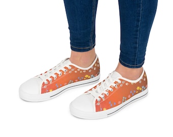 Retro Tiny Floral Pattern Women's Low Top Sneakers | Brown Orange Daisy Canvas