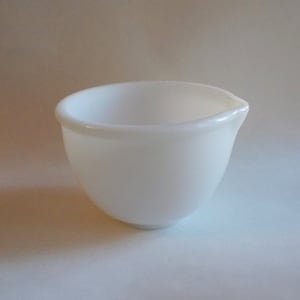 Vintage 1940&#39;s or 1950&#39;s Unmarked Milk Glass Mixing Bowl with Spout