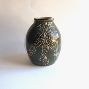 Vintage 1990s Alfredo Ibarra Handcrafted Pottery Vase-Dark Green w Etched Leaves