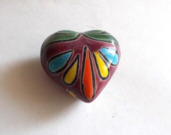 Vintage 80s/90s SMALL/TINY Traditional Mexican Talavera Pottery Heart Shape Trinket Box/Dish-Jewelry Box-Maroon Background