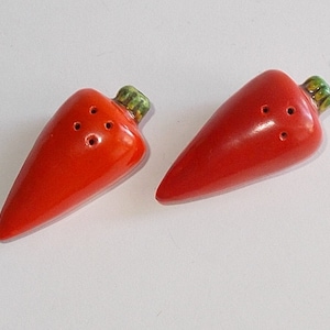 Vintage 1950s Hand Painted Pottery Red Chile Pepper Salt & Pepper Shakers-Corks