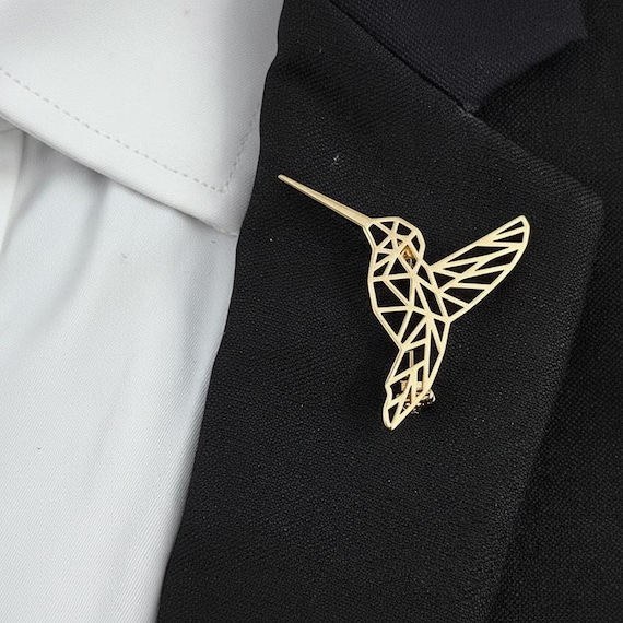 Geometric Hummingbird Brooch Pin, Stainless Steel 18K Gold Plated Bird Lapel Pin, Minimalist Suit Accessory – Nature Lover Gift