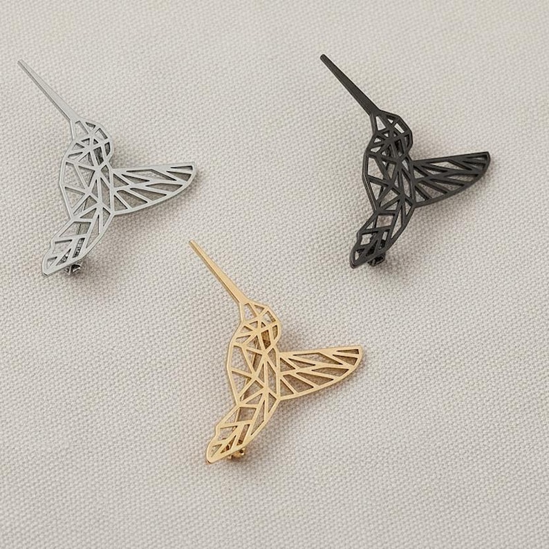 Geometric Hummingbird Brooch Pin, Stainless Steel 18K Gold Plated Bird Lapel Pin, Minimalist Suit Accessory – Nature Lover Gift