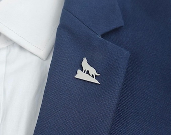 Howling Wolf Brooch Pin | Stainless Steel Wilderness Lapel Pin | Spirit Animal Accessory, Gift for Him Her, Nature Symbol Jacket Hat Bag Pin