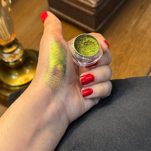 Optical Hypershift Multichrome Chameleon Pigment (IA2001) Multi Green