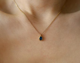 Collier goutte d'eau bleue, pendentif minimaliste doré délicat
