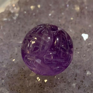 A Vintage Amethyst Carved Chinese Shou Dragon Purple Amethyst Bead 16mm Round
