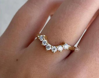 Lab Grown Diamond Curved Wedding Band | Round Matching Band For Engagement Ring