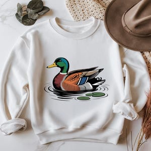 Mallard Duck Sweatshirt – Vintage Nature Duck Illustration Shirt – Wild Duck Graphic Print – Unisex Bird Lover Gift – Waterfowl Apparel