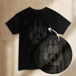 Fencing T-Shirt for Epee Foil Sabre Athletes Unisex Graphic Tee for Fencing Sport Shirt 100% Cotton Fencer Training Shirt Grey Wolf Paw